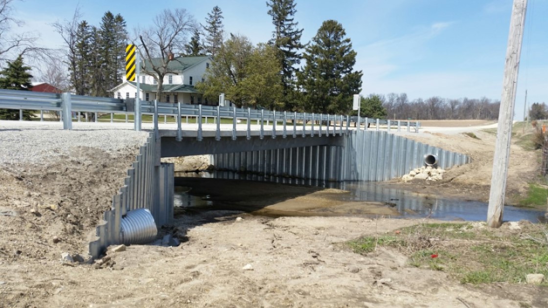 The Amish Sawmill Bridge is the first press-brake-formed steel tub girder bridge constructed in the U.S. Photo by SSSBA.